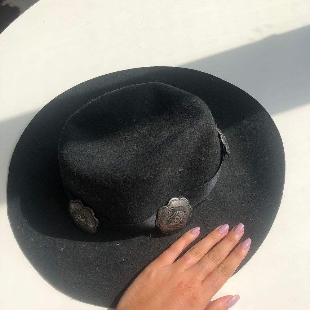 edgy & cool like new black UNIF hat